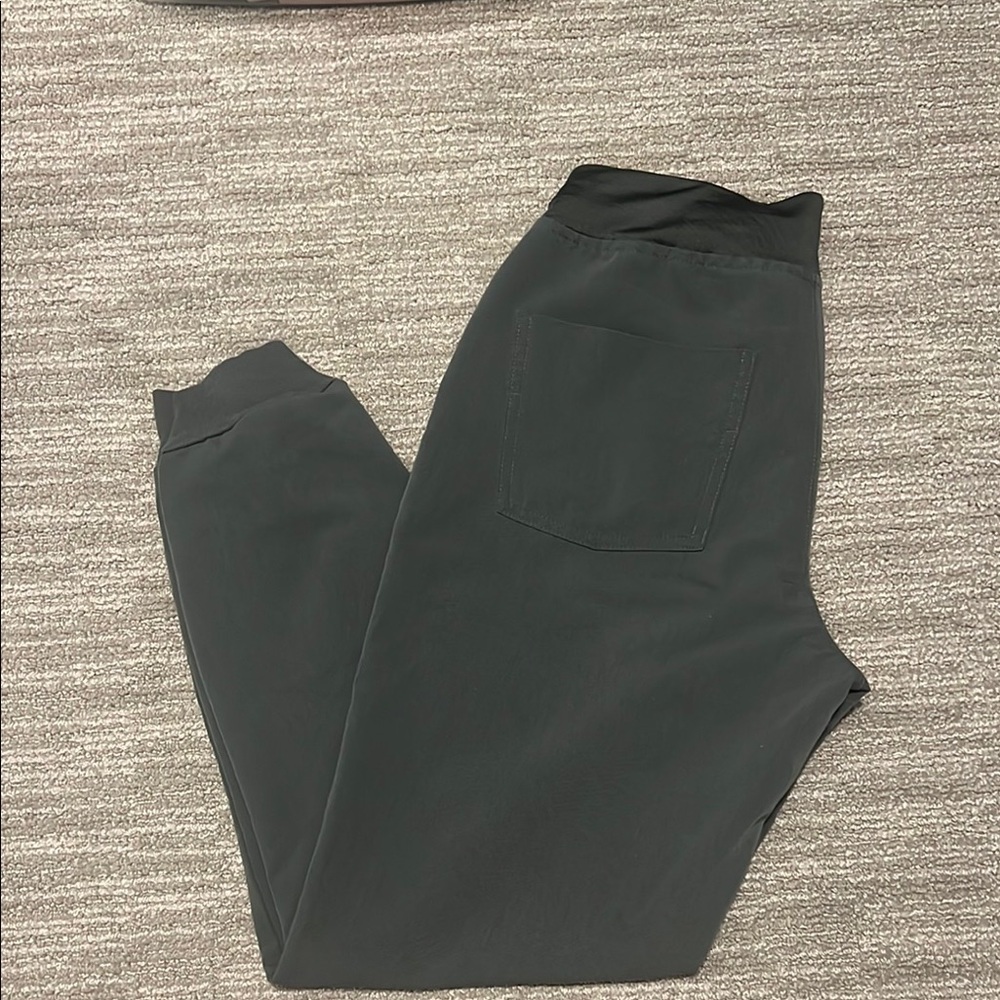 Olive Jogger scrubs